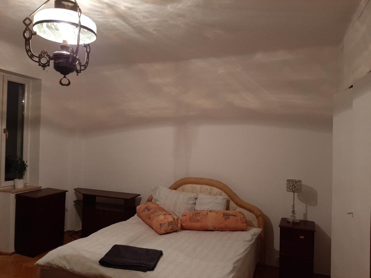 Rooms in Centrum Warschau Buitenkant foto